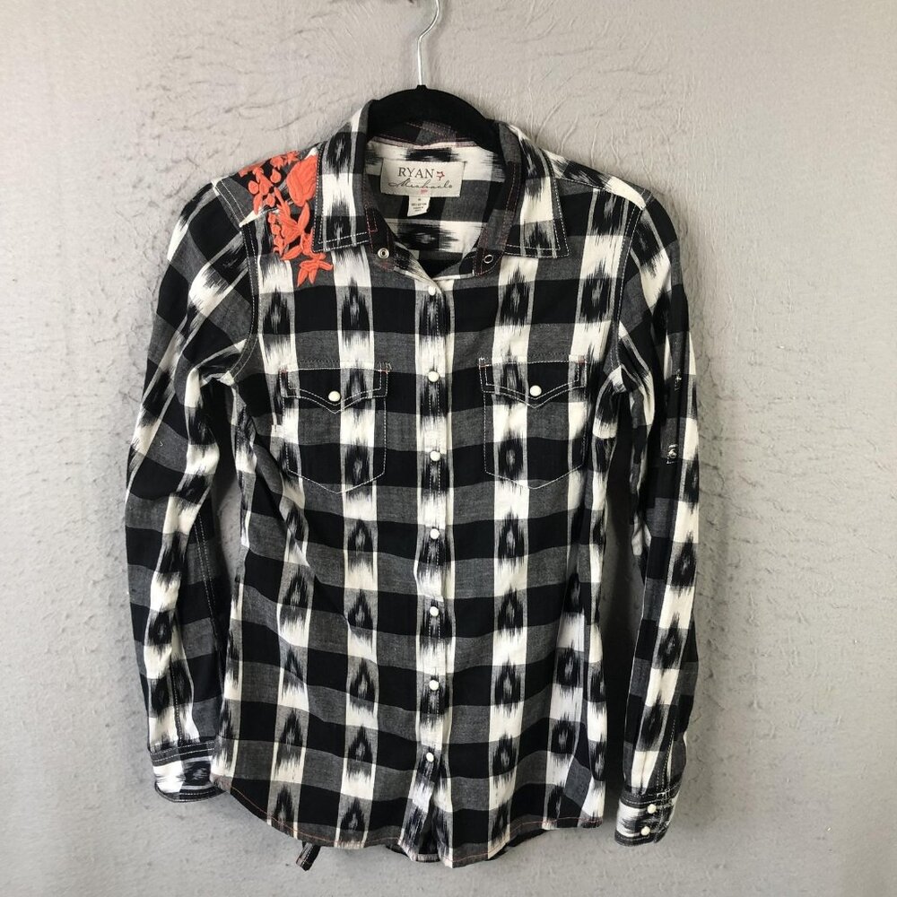 Ryan Michael Shirt Womens Small Black White Plaid Western Pearl Snap Embroidered